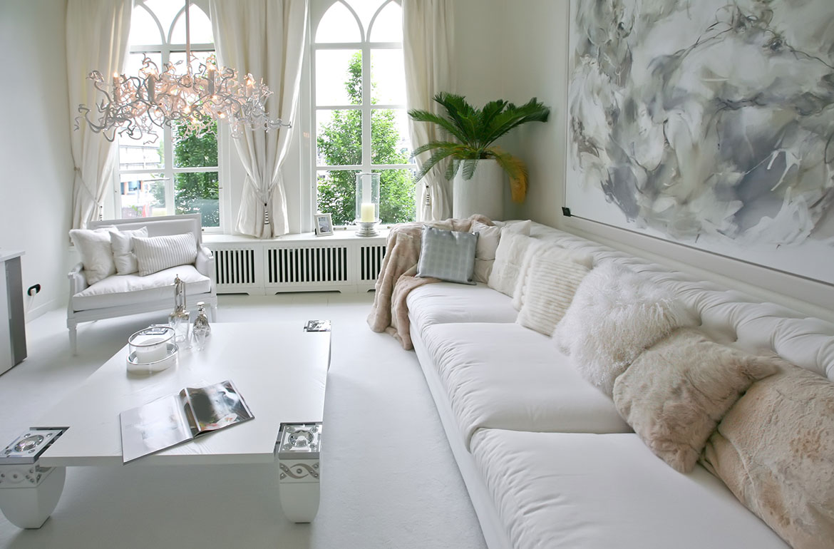 Contemporary apartment